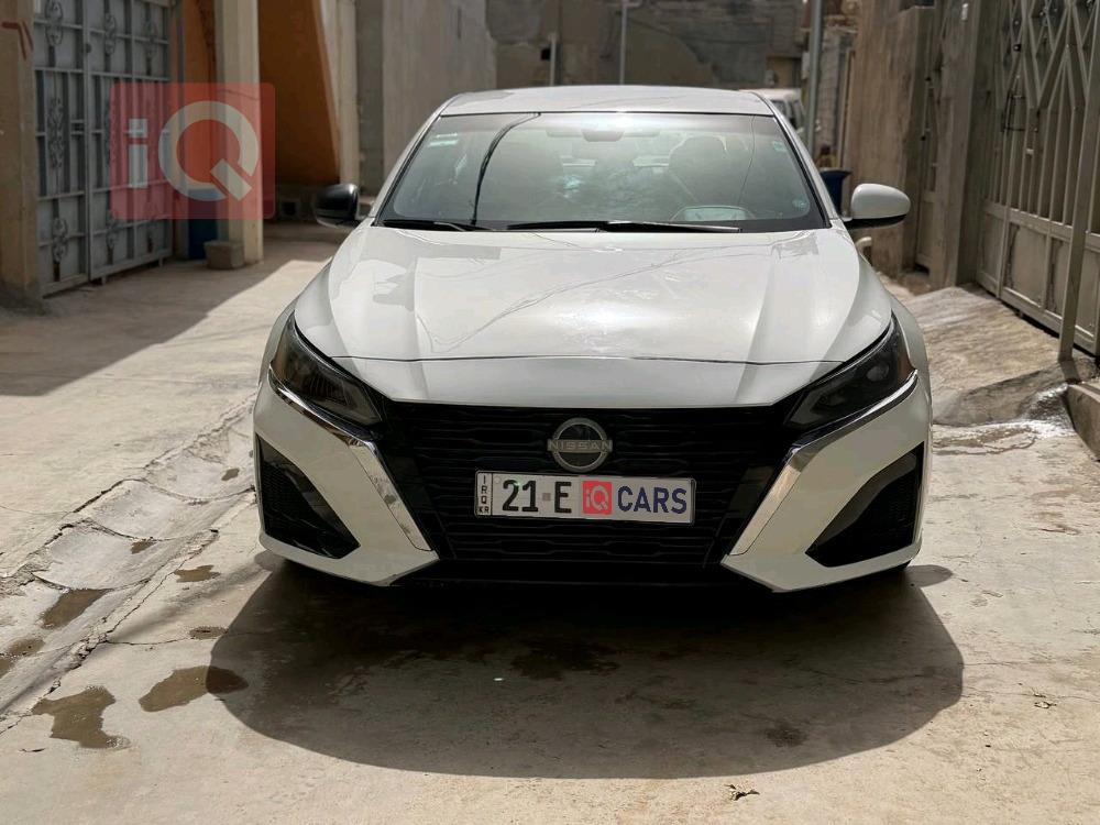 نيسان ألتيما